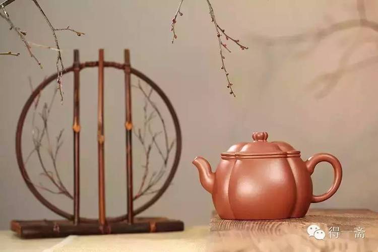紫玉梵音·壶韵禅心——范泽锋佛教题材紫砂艺术选集