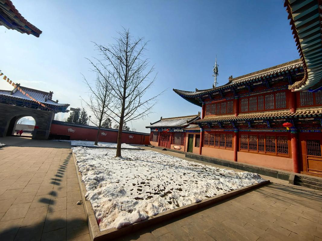 凤凰梵音 兰州报恩寺的山河禅境